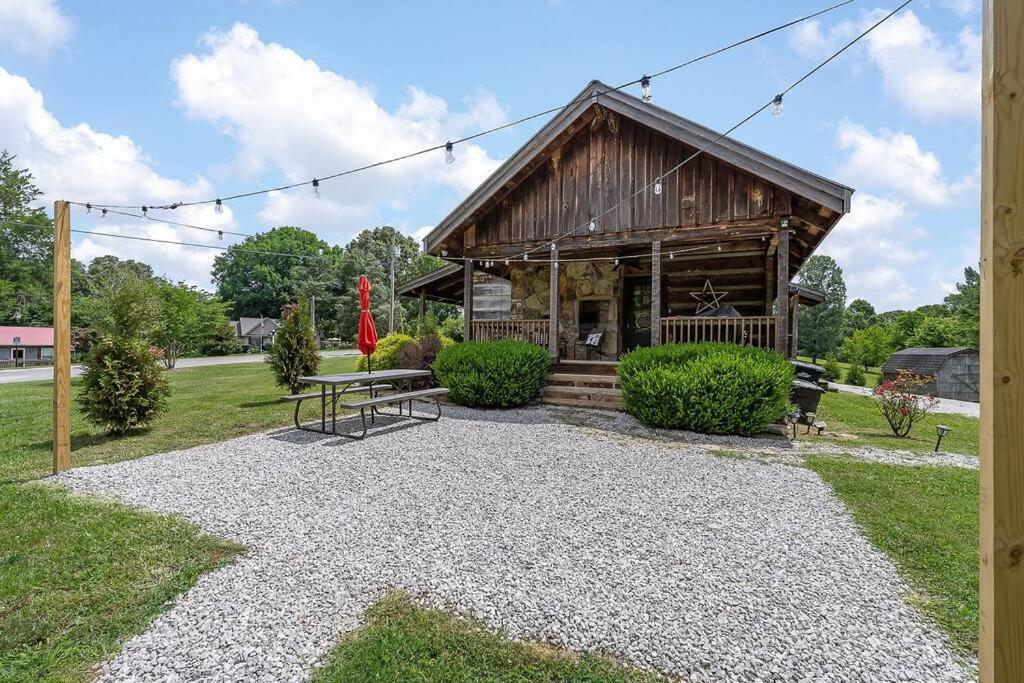 Rustic Cabin, Dock, Firepit, Kayaks & Games Winchester Exterior photo